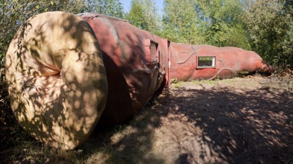 Wie heeft er altijd al romantisch in een Vlaamse anus willen overnachten?