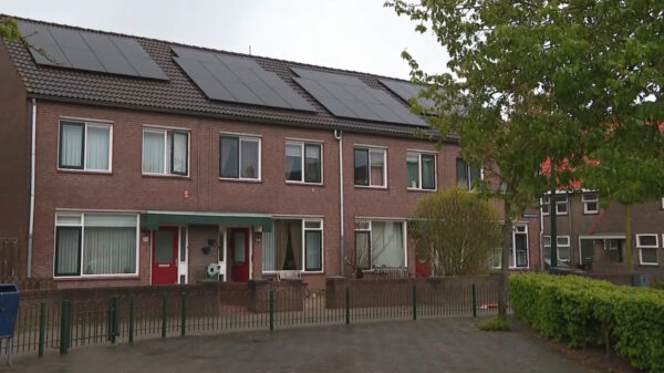 Bewoners Den Bosch moeten zonnepanelen weghalen, gemeente vindt het geen gezicht