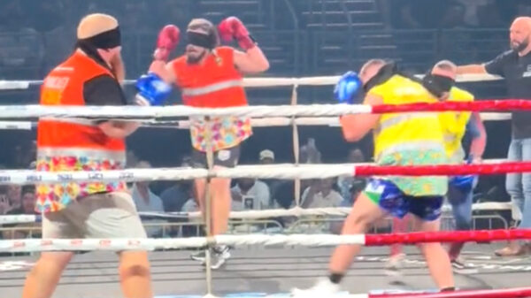 Waarom doe jij eigenlijk niet aan de sport Blindfold Boxing Battle Royale?