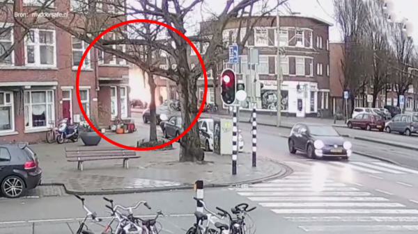 Videobeelden van het moment van de explosie in Den Haag