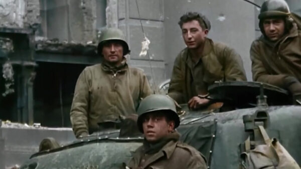 Gerestaureerde beelden van de Slag om Keulen in 1945 zijn behoorlijk indrukwekkend