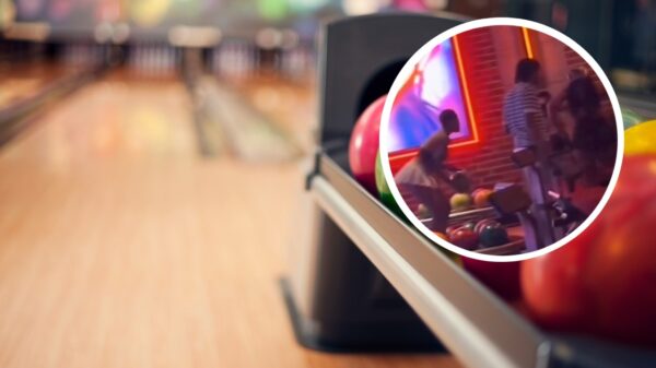 Bizarre ruzie in bowlingclub in Miami: vrouw knock-out gegooid met bowlingbal