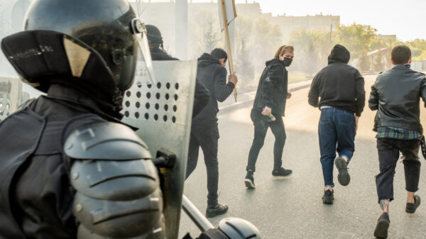 Terugkijken: politie grijpt hard in en ontruimt demonstratie UvA