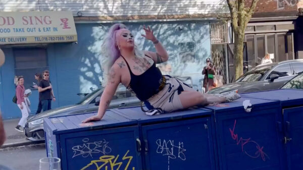Een afvalcontainer blijkt niet het allerbeste podium voor een Urban Drag Race