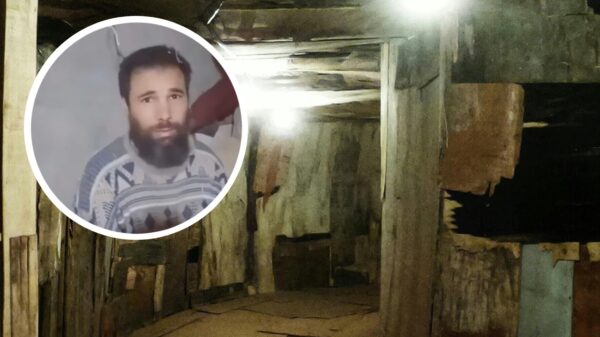 Algerijnse Omar Bin Omran 26 jaar na ontvoering levend teruggevonden in kelder