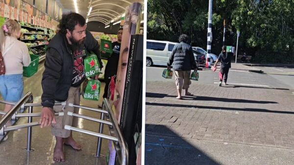 Nieuw-Zeelander houdt ervan om op zijn blote voeten proletarisch te winkelen