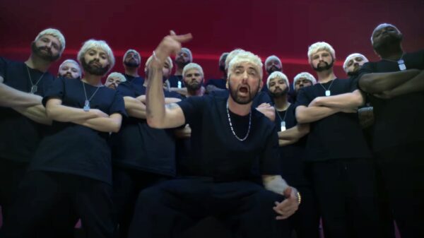 Eminem probeert zijn carrière te laten verdwijnen met z'n nieuwe nummer Houdini