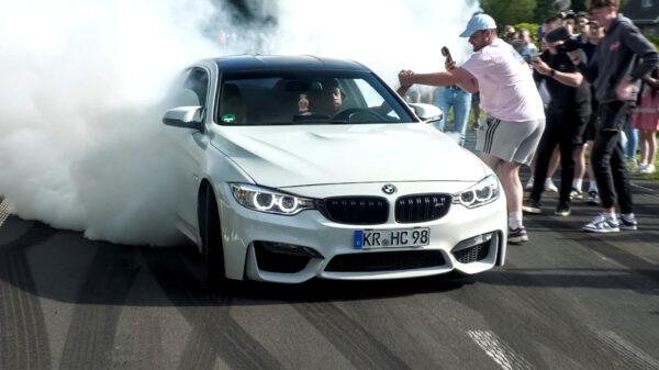 Vrijwilliger bijna omvergereden dankzij domme driftactie op het Bimmerfest in Venray