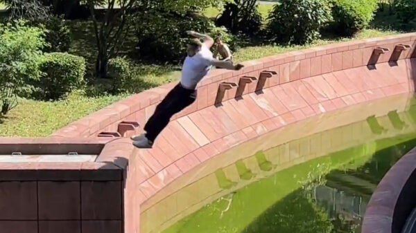 Parkourprofessional komt bij sprong nét 30 centimeter tekort