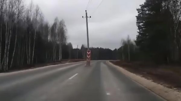 Gewoon een doodnormale weg in Moedertje Rusland