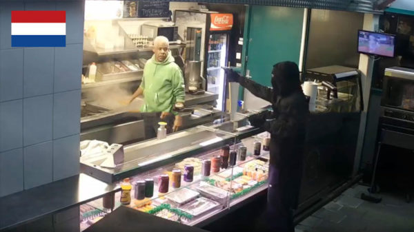 Haagse snackbarmedewerker Edsel is niet onder de indruk van deze laffe gewapende overval