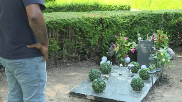 Gemeente Eindhoven sloopt graf van overleden baby na "overtreding"