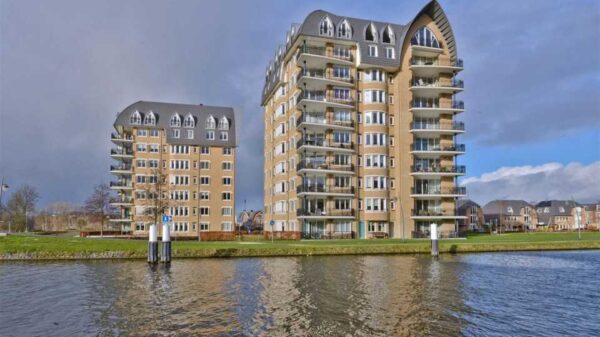 Geld over? Koop dan het penthouse van de dochter van Poetin in Voorschoten
