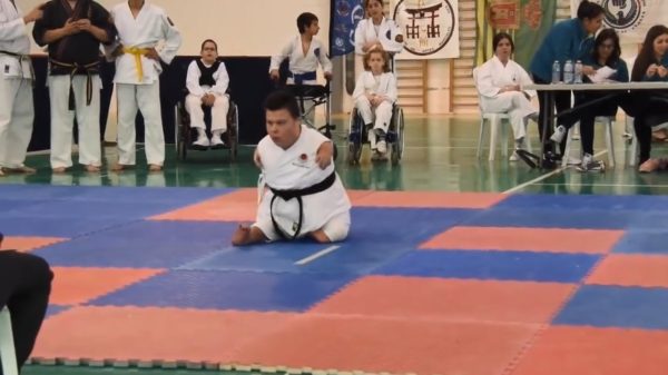 W. Ortel doet sinds kort aan karate