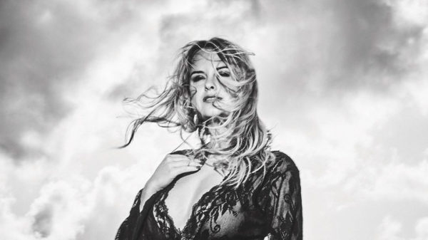 Met Sylvana in een kittig pakje ga jij het weekend wel weer doorkomen