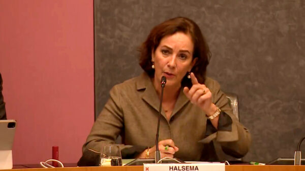 Woeste Femke Halsema haalt uit naar raadslid Nilab Ahmadi die over politiegeweld klaagt