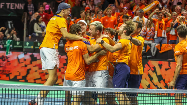 Nederlands team wint van Spanje en verpest afscheidsfeestje tennislegende Rafael Nadal