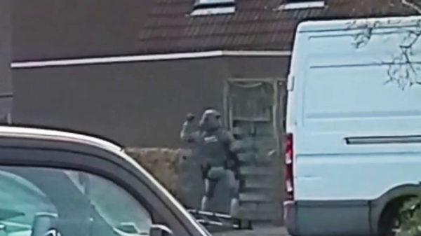 Video: inval arrestatieteam bij 20-jarige terreurverdachte die een aanslag wilde plegen