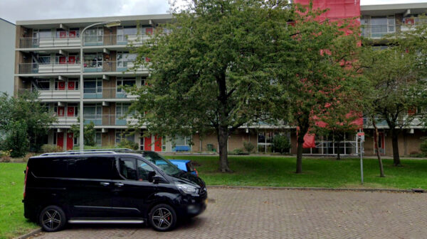 Paniek in Den Haag: Verwarde man opent het vuur vanaf een balkon in woonwijk