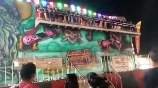 4 inzittenden uit een kermisattractie geslingerd in Thailand