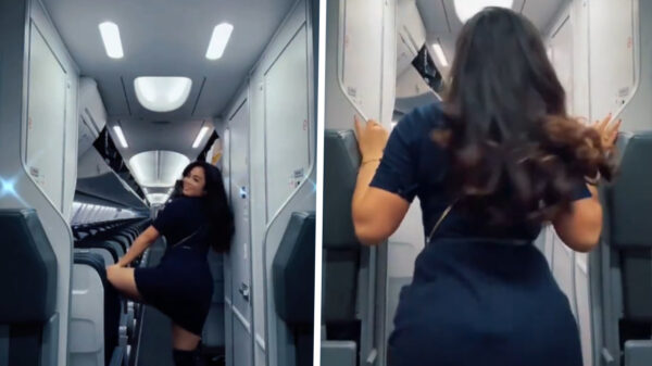 'Ghetto' stewardess op staande voet ontslagen na ongepaste video in vliegtuig: "Overgevoelige wereld"