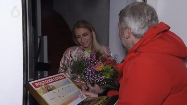 Betrapt: Schoondochter gestoord tijdens 'intiem momentje' door Winston Gerschtanowitz