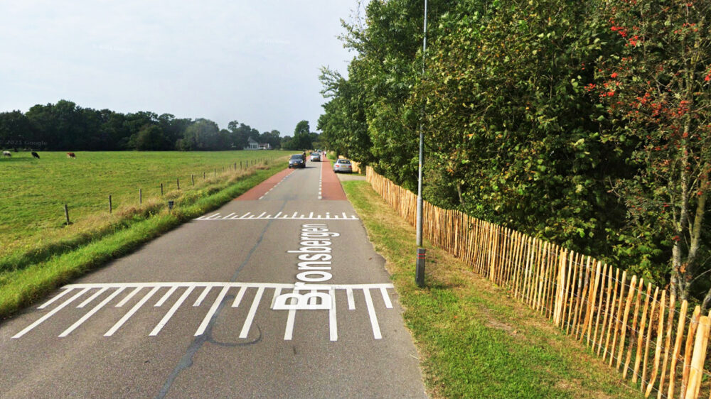 Scooter botst op kinderwagen Zutphen, baby gewond naar ziekenhuis