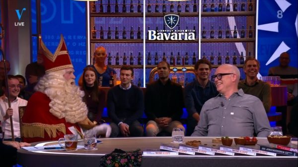 Ook dit jaar schoof de grofgebekte Sinterklaas gezellig aan bij Veronica Inside