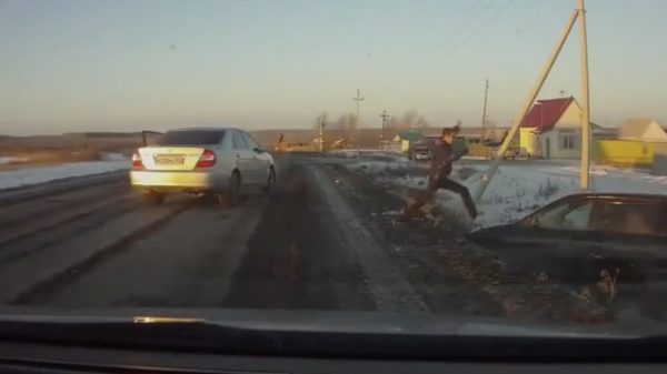 Vooral in moedertje Rusland zijn road rages uitermate vermakelijk om naar te kijken!