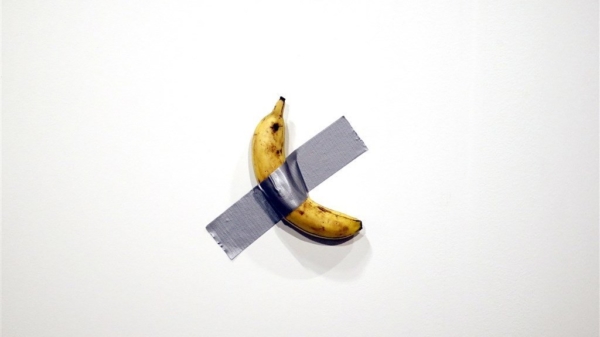 Plot twist: vastgeplakte banaan aan muur van 120.000 dollar opgegeten door hongerige bezoeker