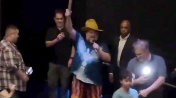 Jack Black verschijnt bij Minecraft-film en waarschuwt popcorngooiende nerds