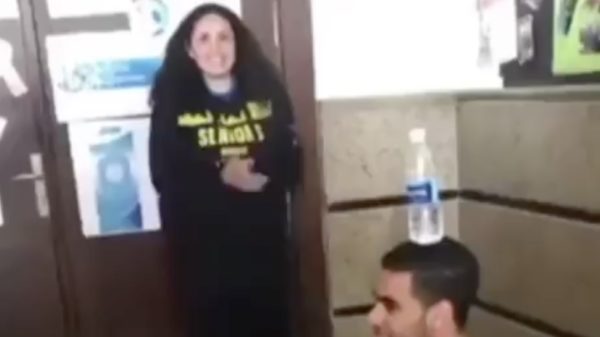 Note to self: nooit een weddenschap met je vriendin aangaan