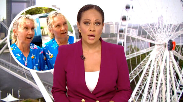 Indentieke tweelingzussen gaan viraal door absurd tv-interview waarin ze één brein lijken te delen