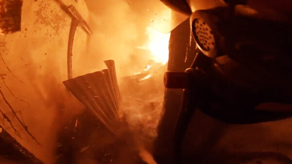 Apocalyptische POV-beelden van brandweerman lijken rechtstreeks uit de hel te komen