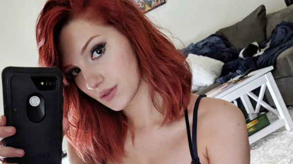 Spiegeltje spiegeltje aan de wand deze vrouwen zijn behoorlijk amusant (16)