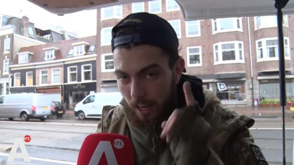 Lachgaskoning Deniz over het verbod: "Dit is alleen maar beter voor mij"