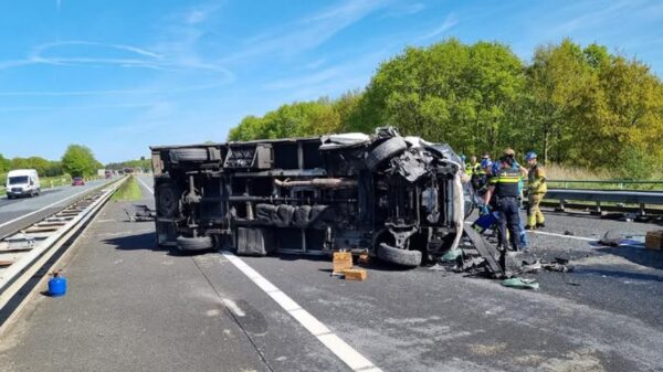 Vluchtstrook gebruiken als sluiproute? Kost je bijna 500 eurootjes!