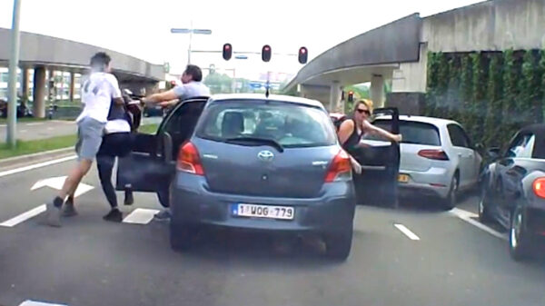 Zoon schiet vader te hulp tijdens road rage met een opgefokte Nederlander