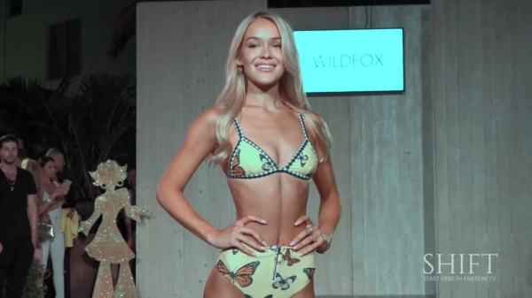 De echte modeliefhebbers waren bij ﻿Miami Swim Week voor de laatste bikinitrends