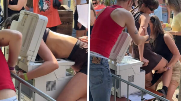 Meid gebruikt kopieermachine als photobooth en tovert vleeswaren tevoorschijn