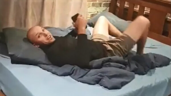 Ook je vriend Peter laten schrikken is ontzettend vermakelijk