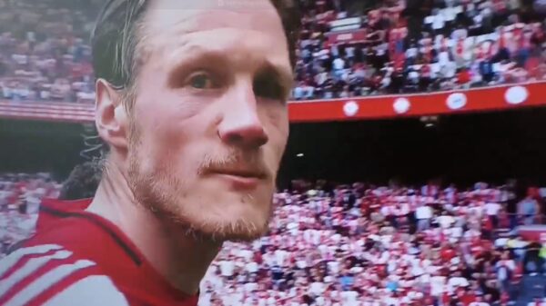 Gefrustreerde Wout Weghorst mept camera na gewonnen wedstrijd tegen FC Twente