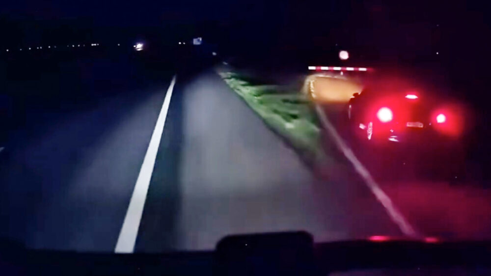Wanneer het brakechecken voor een vrachtwagen ECHT FOUT gaat!