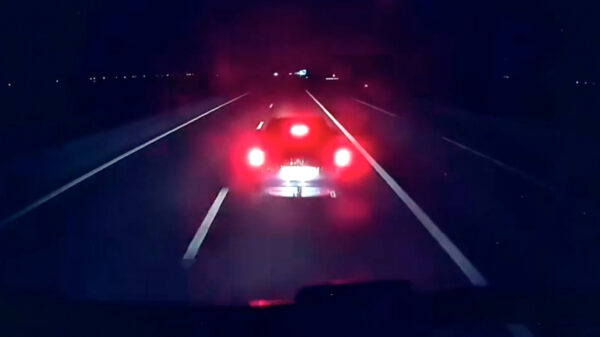 Wanneer het brakechecken voor een vrachtwagen ECHT FOUT gaat!