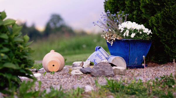 Bizar: Twee kinderurnen gestolen van begraafplaats in Leusden