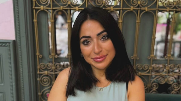 Lale Gül viert vakantie en tovert zonder pardon kokosnoten tevoorschijn