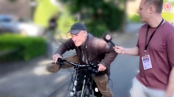 Left Laser-journalist aangevlogen door hondsdolle Volkert van der Graaf