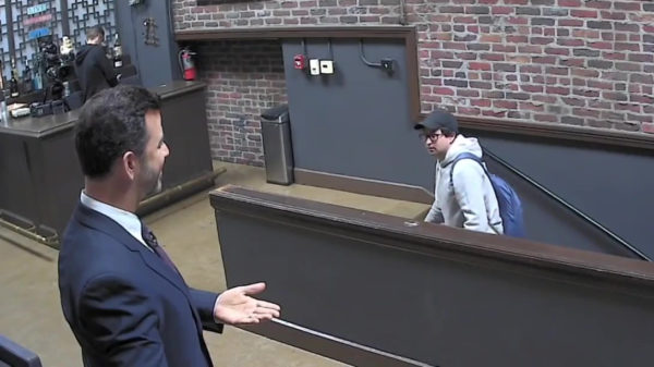 Met je eigen wassen beeld kun je mensen prima de stuipen op het lijf jagen