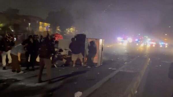 Beelden: Trump stuurt Nationale Garde af op protesten LA na harde ICE-invallen
