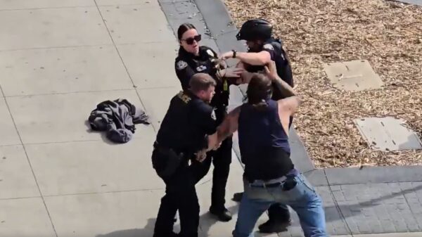 Drie rake klappen vs. drie uitgebluste agenten en je bent zo weer vrij